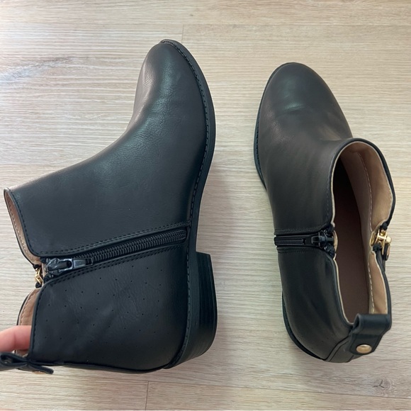New *Black* Journee Collection “Ellis” Vegan Faux Leather Side Zip Ankle Booties - Picture 6 of 12
